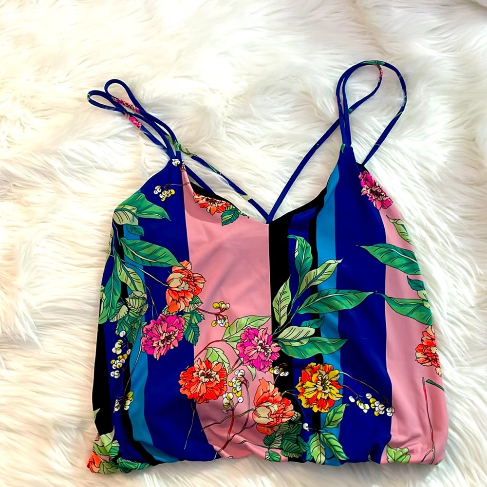 Criss cross back tank